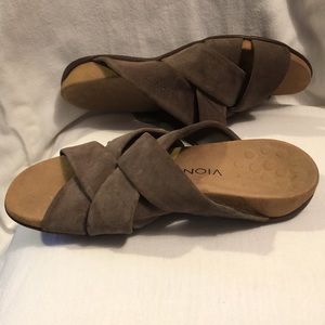 Vionic Rest Juno Slide Walking Sandal with concealed orthotic arch support